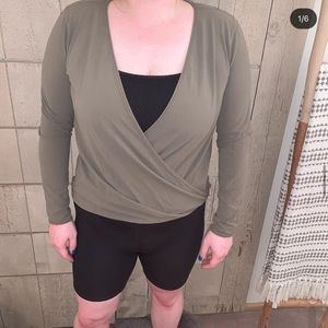 Lulu Lemon army green top, fits up to L
